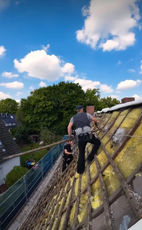 Chantier de toiture, équipe